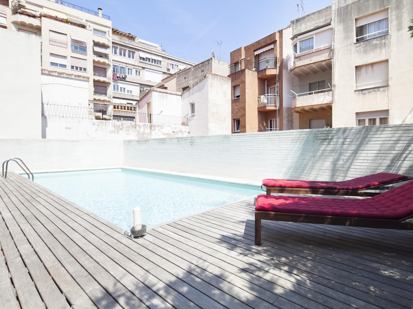 تراس وحمام سباحة بالقرب من مركز برشلونة - My Space Barcelona شقة