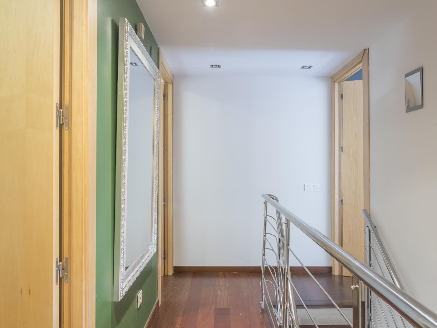 تراس وحمام سباحة بالقرب من مركز برشلونة - My Space Barcelona شقة