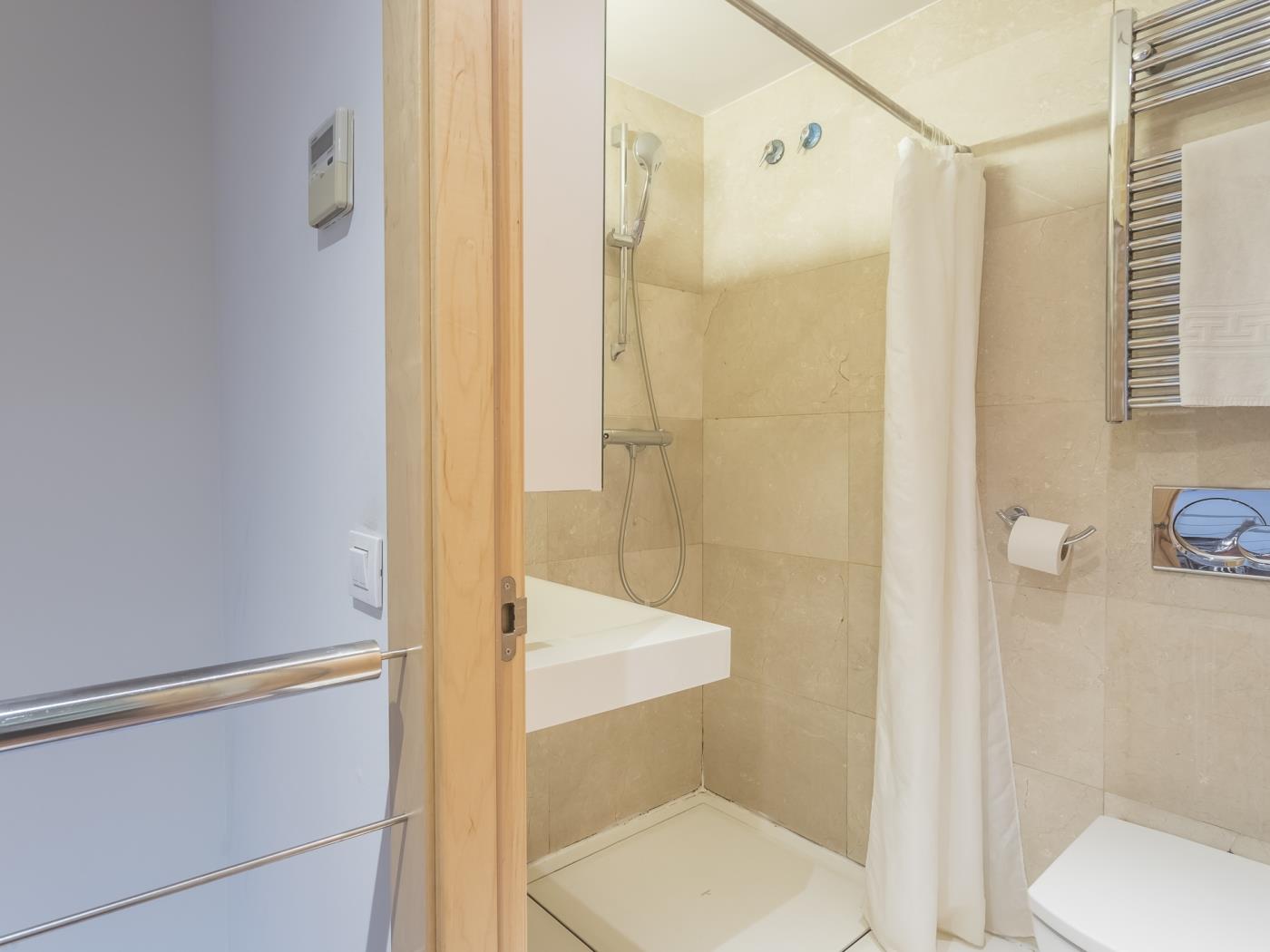 تراس وحمام سباحة بالقرب من مركز برشلونة - My Space Barcelona شقة