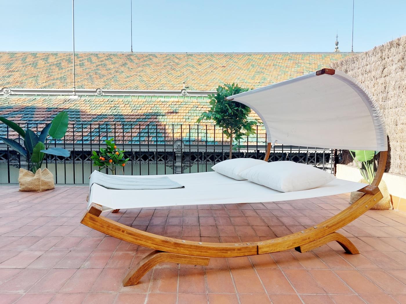 العنوان: شقة مشرقة من 3 غرف نوم مع تراس في حي إيشامبلي ببرشلونة - My Space Barcelona شقة