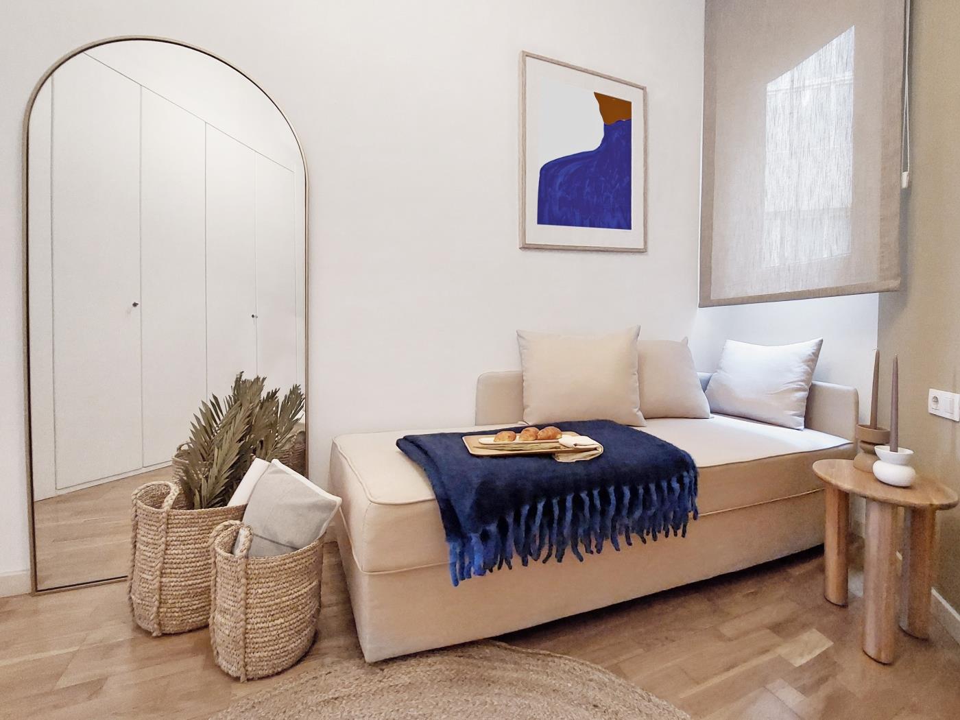 شقة مفروشة من غرفتين وحمامين مقابل فندق بالاس. متاحة من 15 أغسطس. - My Space Barcelona شقة