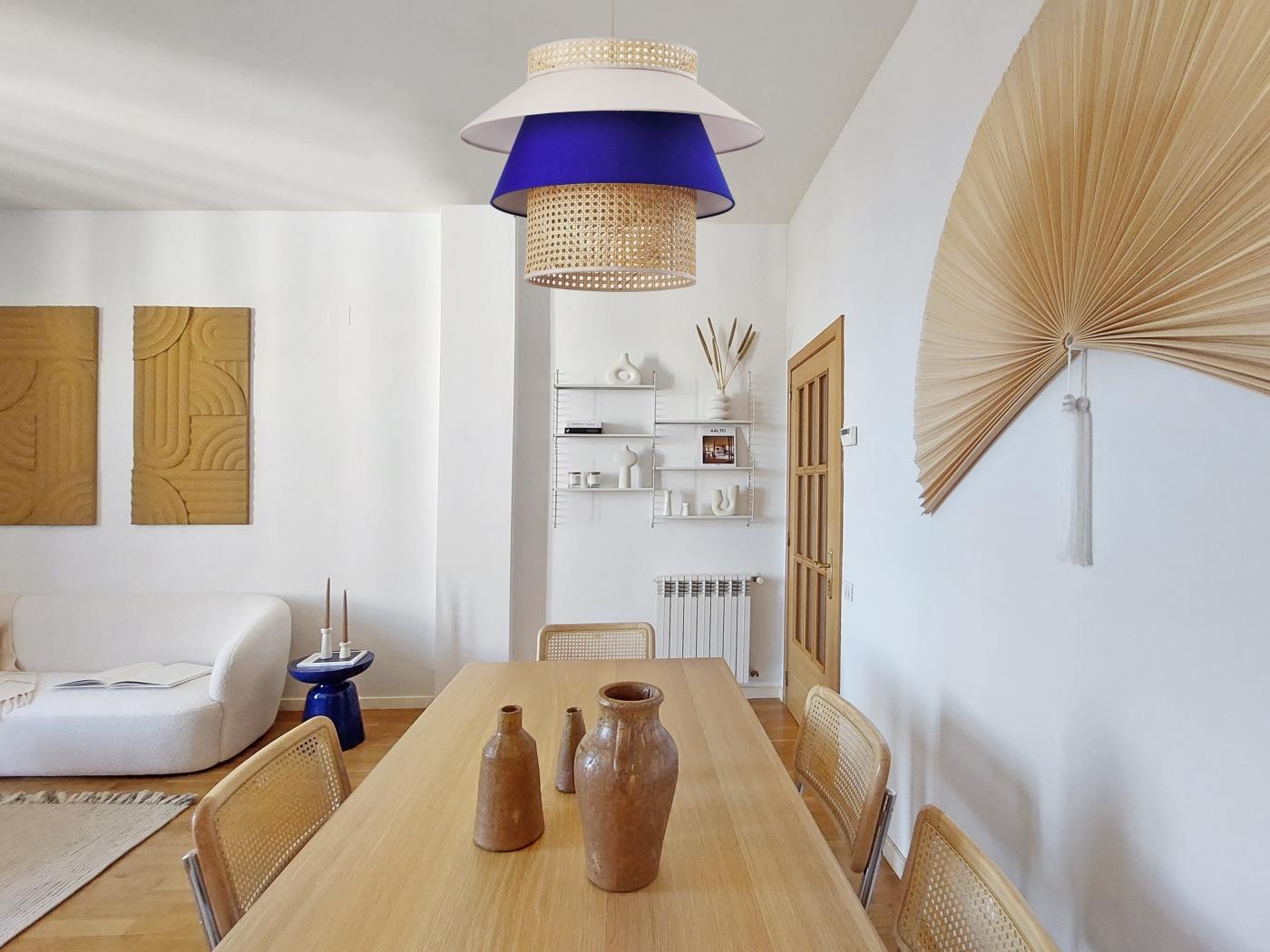 شقة مفروشة من غرفتين وحمامين مقابل فندق بالاس. متاحة من 15 أغسطس. - My Space Barcelona شقة