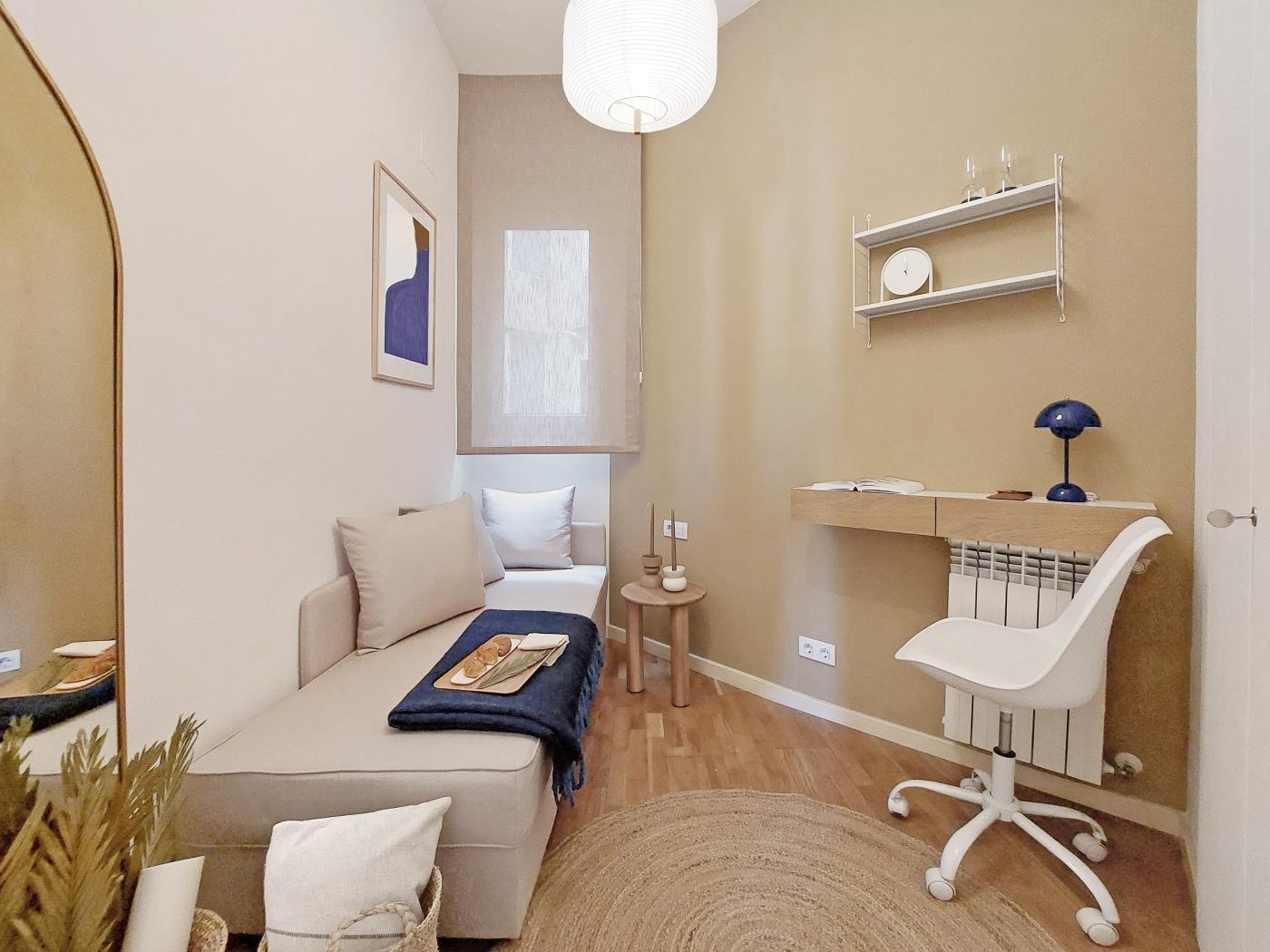 شقة مفروشة من غرفتين وحمامين مقابل فندق بالاس. متاحة من 15 أغسطس. - My Space Barcelona شقة