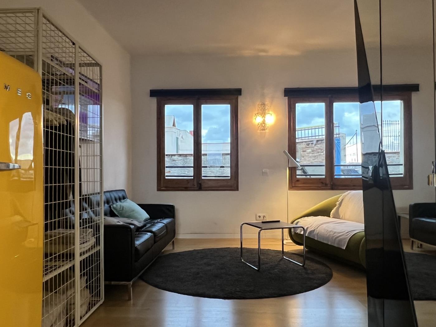 شقة دوبلكس مُجددة بغرفتين وشرفة في الحي القوطي - My Space Barcelona شقة