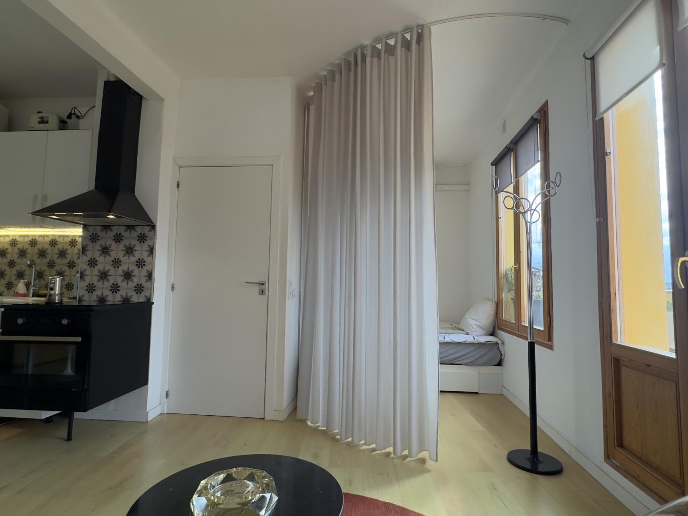 شقة دوبلكس مُجددة بغرفتين وشرفة في الحي القوطي - My Space Barcelona شقة